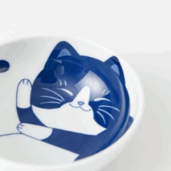 Daitoua Daitoua Neko Chigura Hachiware Bowl (12cm) -The Custom Chef Shop Daitoua Neko Chigura Hachiware Bowl 12cm made in japan 2
