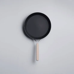 Wahei Freiz Freiz Enzo Carbon Steel Induction Frypan - 26cm -The Custom Chef Shop Freiz Enzo Carbon Steel Induction Frypan 26cm 03