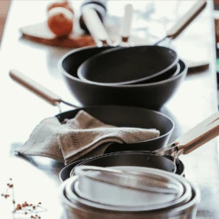 Wahei Freiz Freiz Enzo Carbon Steel Induction Frypan - 26cm -The Custom Chef Shop Freiz Enzo Carbon Steel Induction Frypan 26cm 05