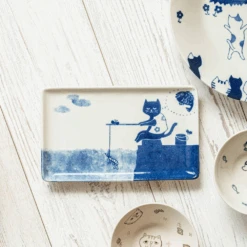 Kanesada Seito Motto Nekomaruke Ebidetai Rectangular Plate (21cm) -The Custom Chef Shop Motto Nekomaruke Ebidetai Rectangular Plate 21cm 2