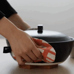 &NE &NE Manmaru Pot Holder & Table Mat - Coral 11 &NE &NE Manmaru Pot Holder & Table Mat - Coral -The Custom Chef Shop NE Manmaru Pot Holder Table Mat Black 3 2