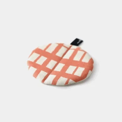 &NE &NE Manmaru Pot Holder & Table Mat - Coral