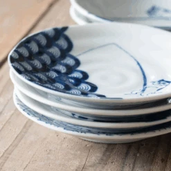 Toki Yamaman Shichita Mino Yaki Cat Seigaiha Pattern Plate -The Custom Chef Shop Shichita Mino Yaki Cat Seigaiha Pattern Plate 16.5cm 5